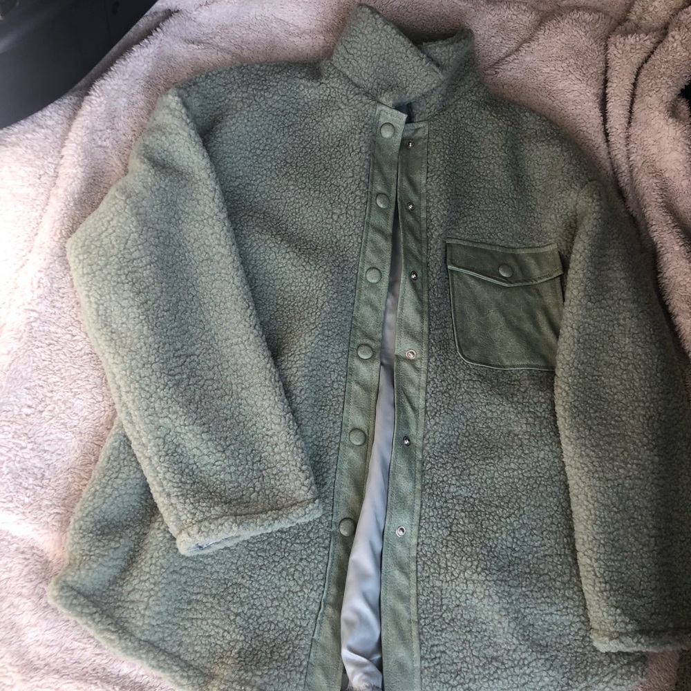 Sage green fuzzy jacket with faux leather details SHEIN M